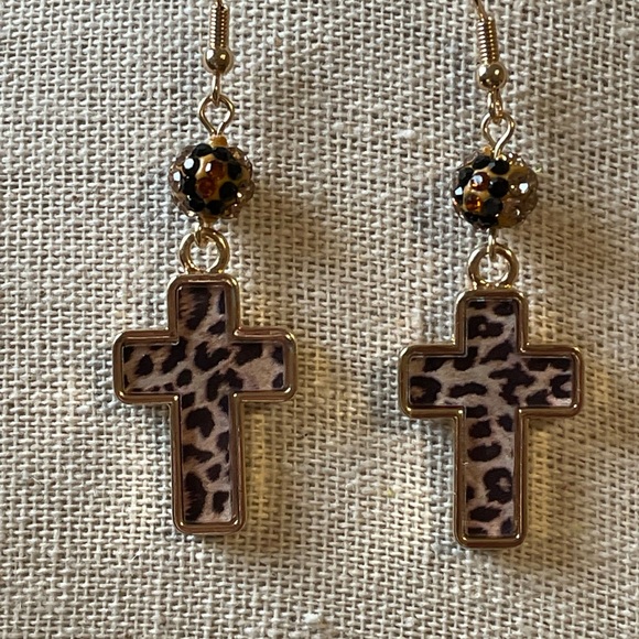 💥NEW ARRIVAL!💥 Angelina Crystal Ball Leopard Cross Earrings - Picture 2 of 2